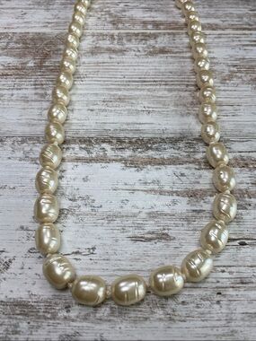 Chico’s Faux Pearl Necklace Cream Baroque Beaded Strand Classic Statement NWT